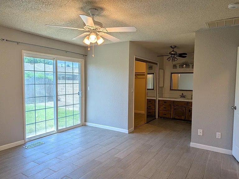 500 Fullerton Dr — Photo 10