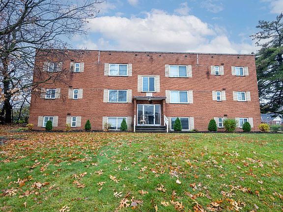 3rd image of 1165 W Galbraith Rd