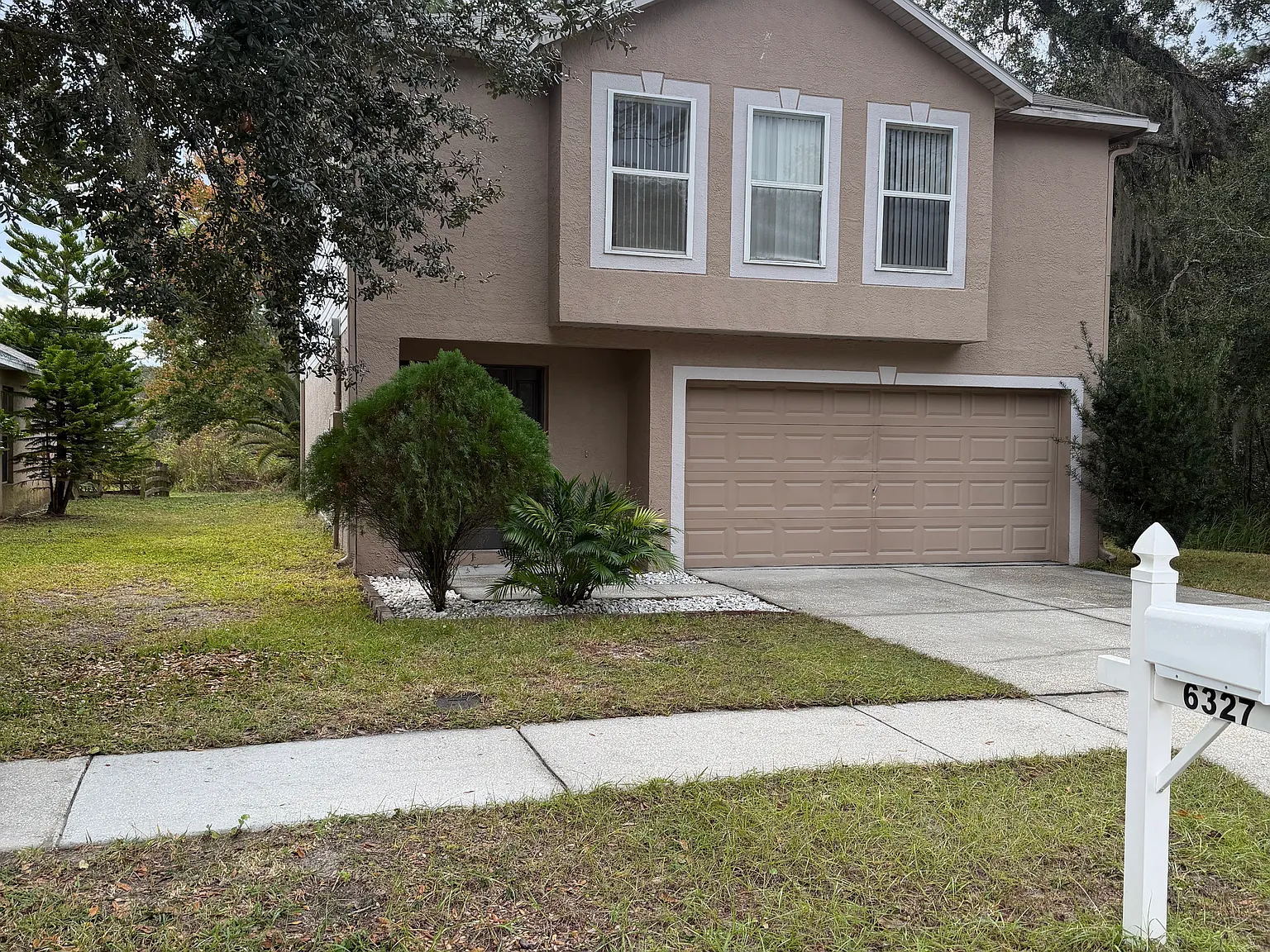 4 bed, 2.5 bath, 1944 sqft, $2,100 — Photo 2