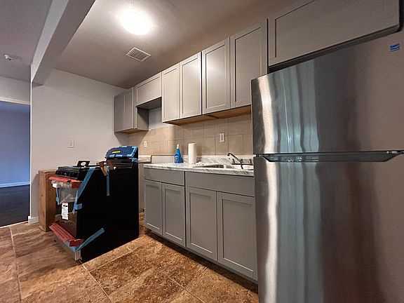 2nd image of 1737 Davidson Ave Floor 1