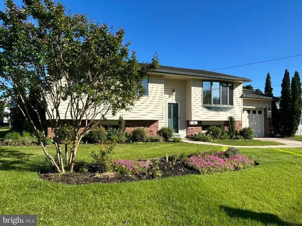 200 Howard Dr, Williamstown, NJ 08094