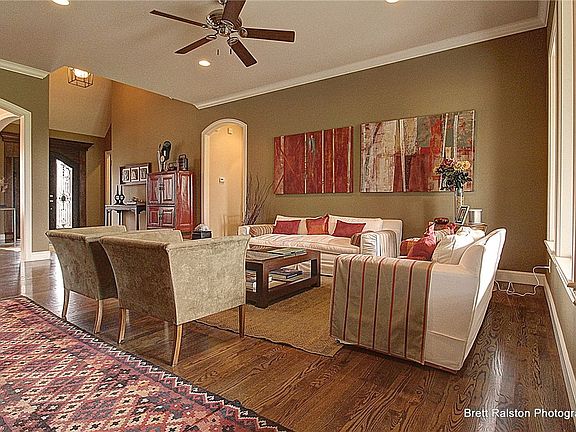 4th image of 7003 Balmoral Dr