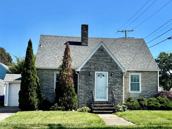 1129 Marshall Dr, Erie, PA 16505