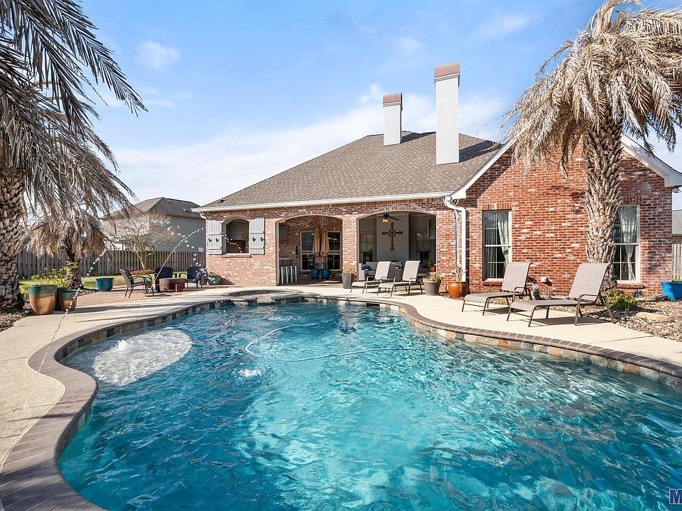 1st image of 18661 Seagull Ln