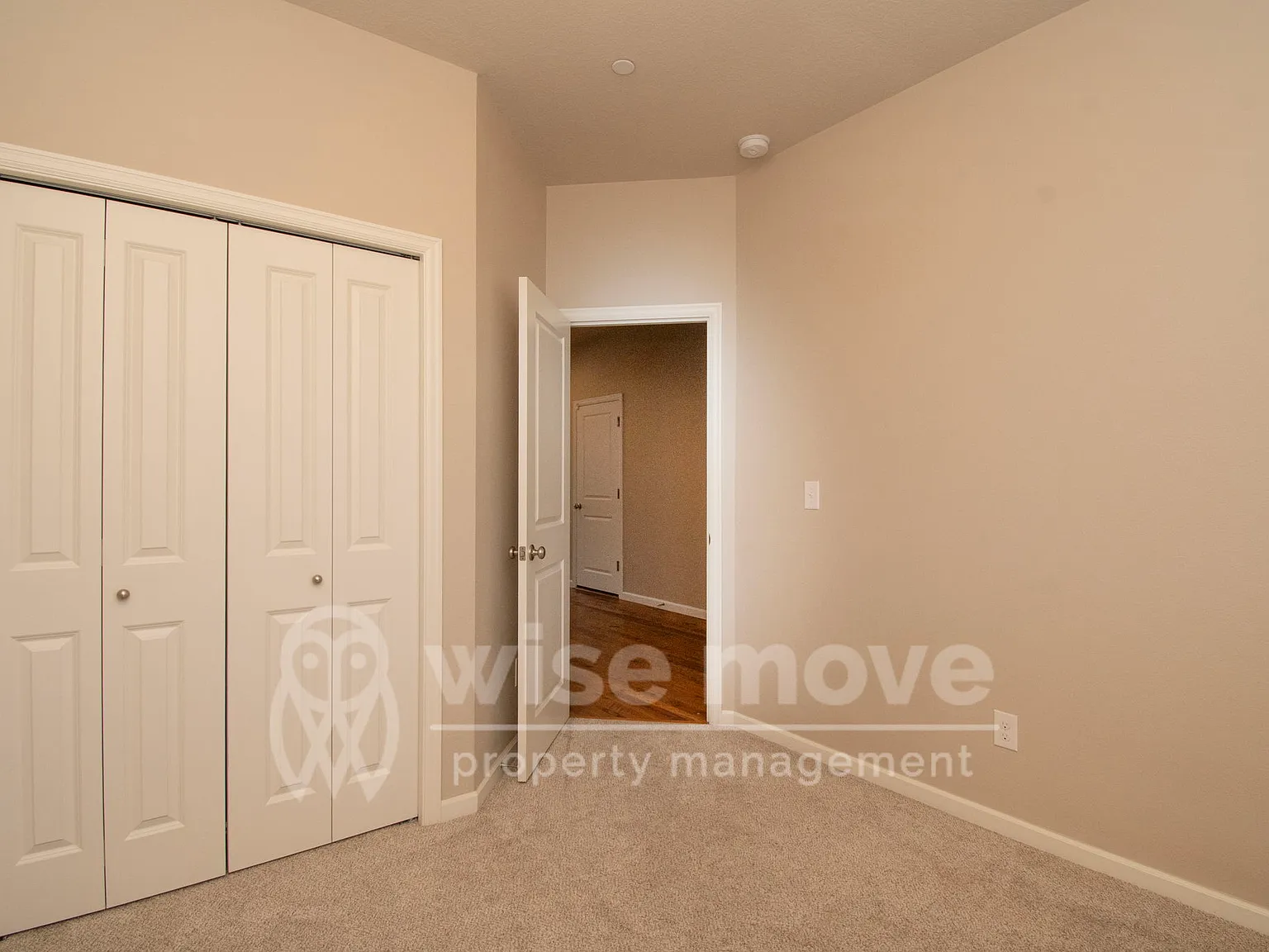 5 bed, 2276 sqft, $3,495 — Photo 3