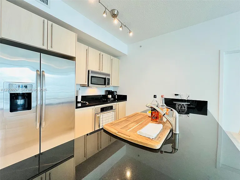 79 SW 12th St #1510 — Photo 17
