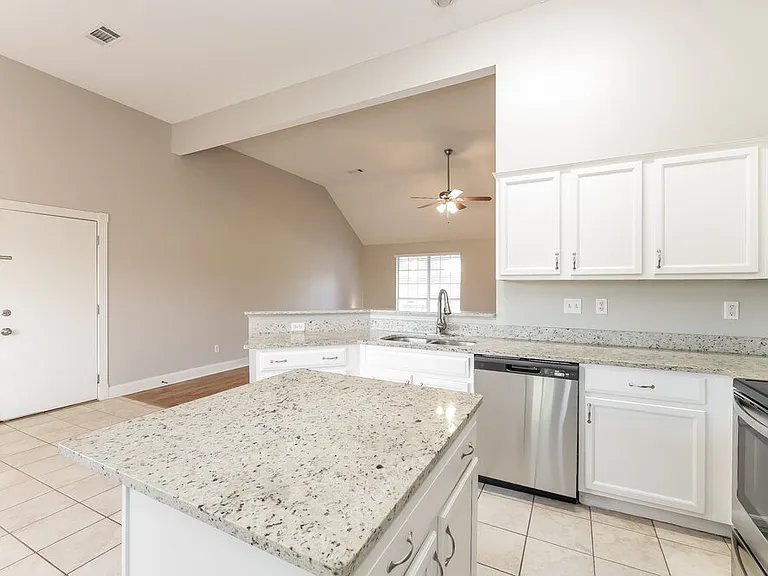 25 Oakridge Cv — Photo 7