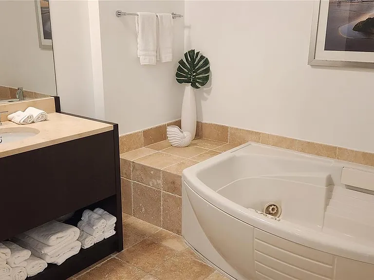 18201 Collins Ave #4305 — Photo 14