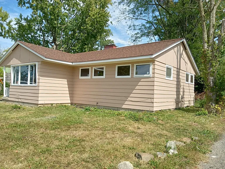 4360 Williamson Dr — Photo 1