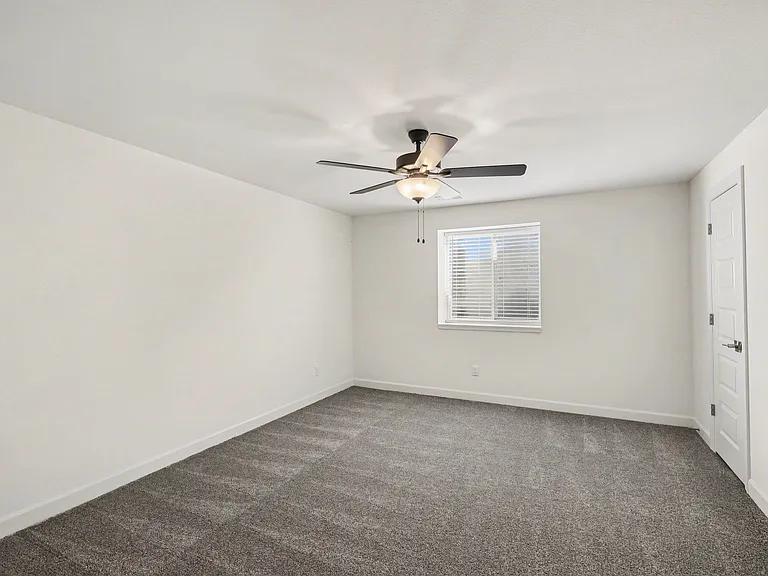 16169 Fontana St — Photo 13