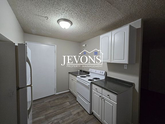5th image of 406 S 60th Ave #B