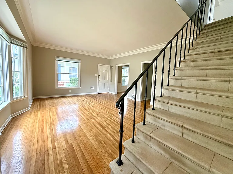 4044 Los Feliz Blvd #54-1/2 — Photo 5