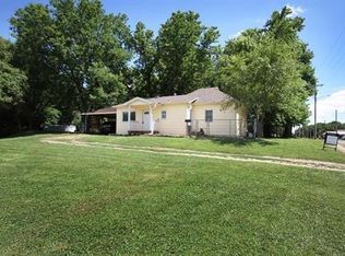 1827 N Jefferson St, Junction City, KS 66441