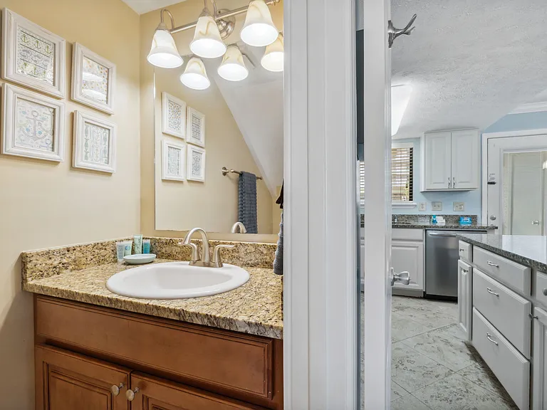 124 Robin Ln — Photo 14