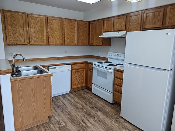 202 N Bay St Unit B - Kitchen_07062022