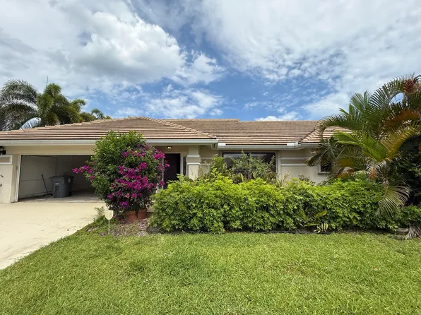9215 Sun Pointe Dr, Boynton Beach, FL 33437