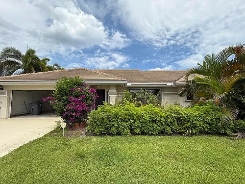9215 Sun Pointe Dr Photo 1