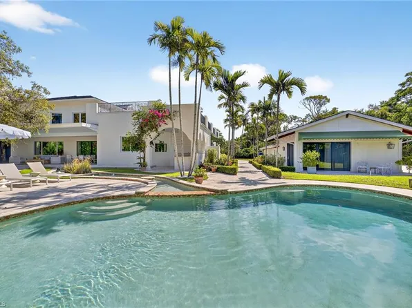 111 Caribbean Rd, Naples, FL 34108