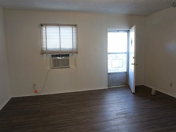 2nd image of 3209 Avenue S