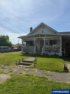 690 S 6th St, Independence, OR, 97351