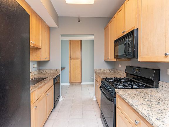 3rd image of 23 W Ontario St #34R