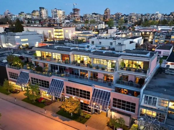 1750 W 2nd Ave #202, Vancouver, BC V6J 1H6