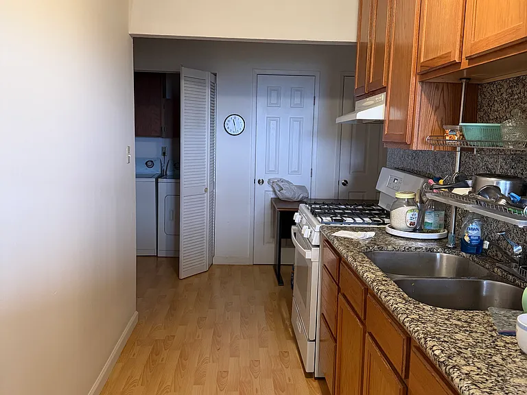 389 Crestmont Dr #B — Photo 13