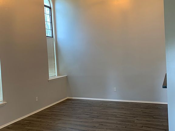 3rd image of 2726 Mimosa Ct