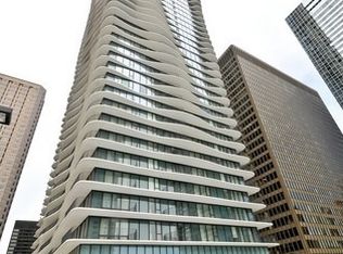 225 N Columbus Dr, Chicago, IL 60601