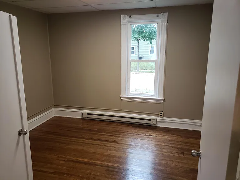 320 Augusta Ave #1 — Photo 10