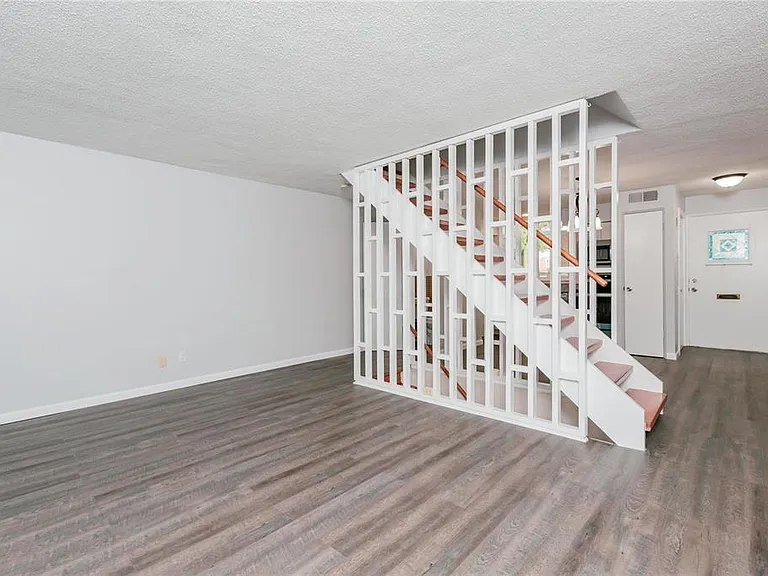 17 Tower Hill Ct — Photo 15