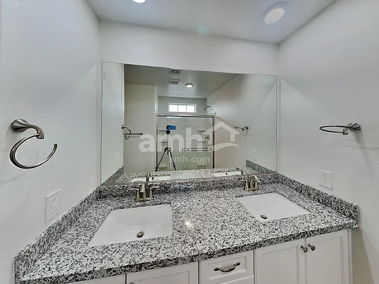 6106 Haleh Ave — Photo 11
