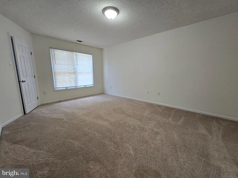 23 Lordship Ln — Photo 16