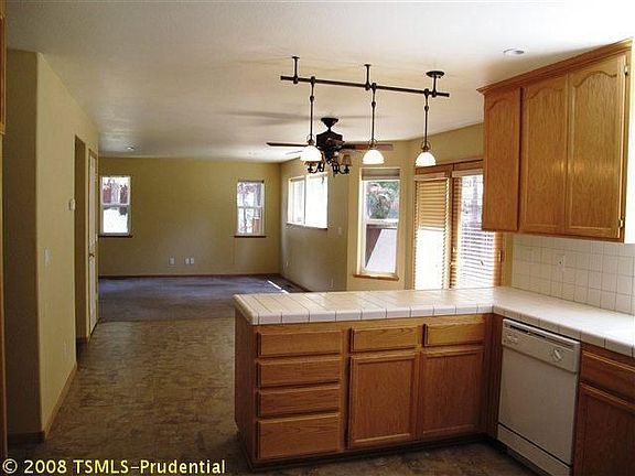 4th image of 1759 Gentian Cir