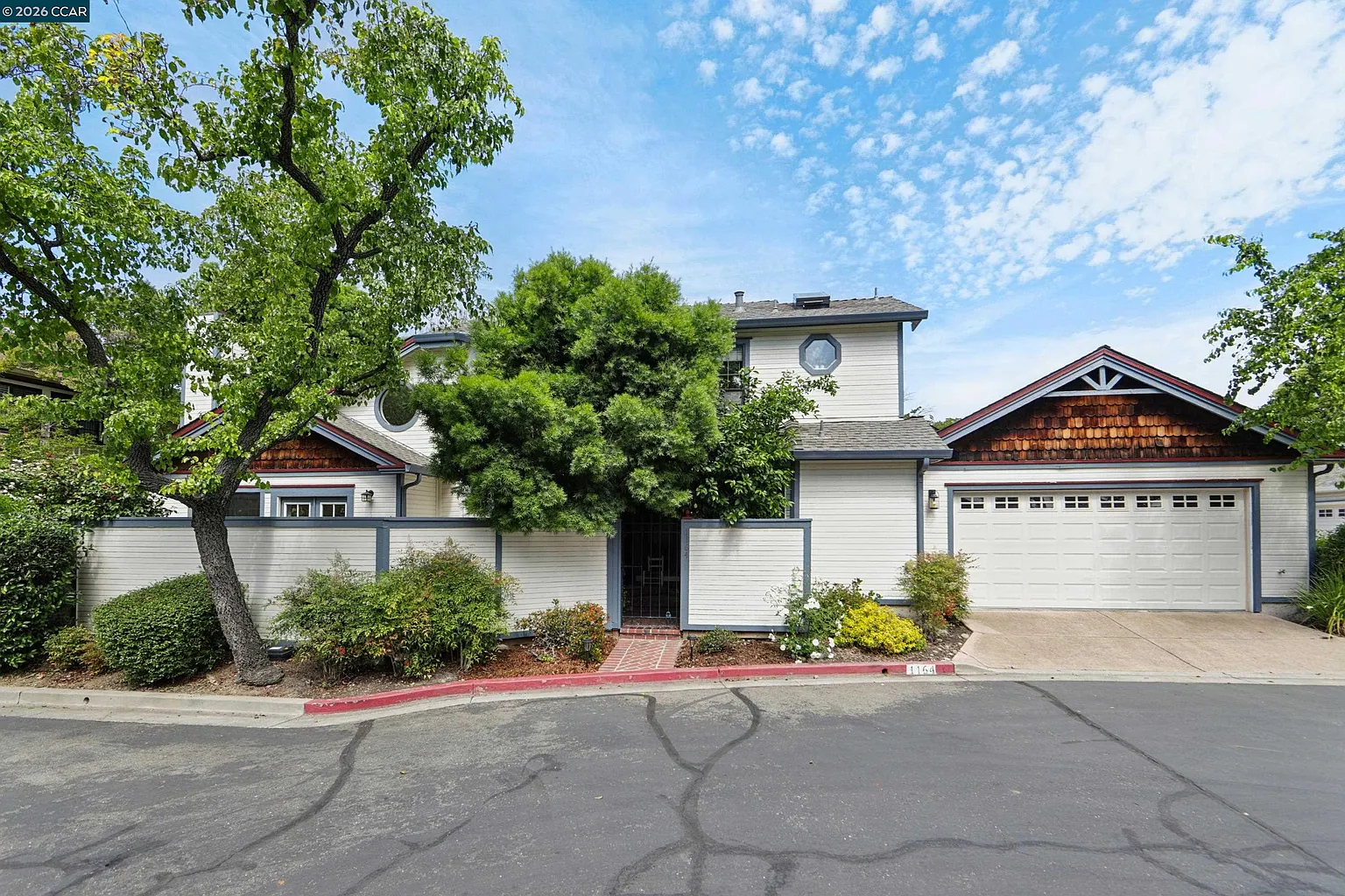 1164 Tiffany Ln photo 1