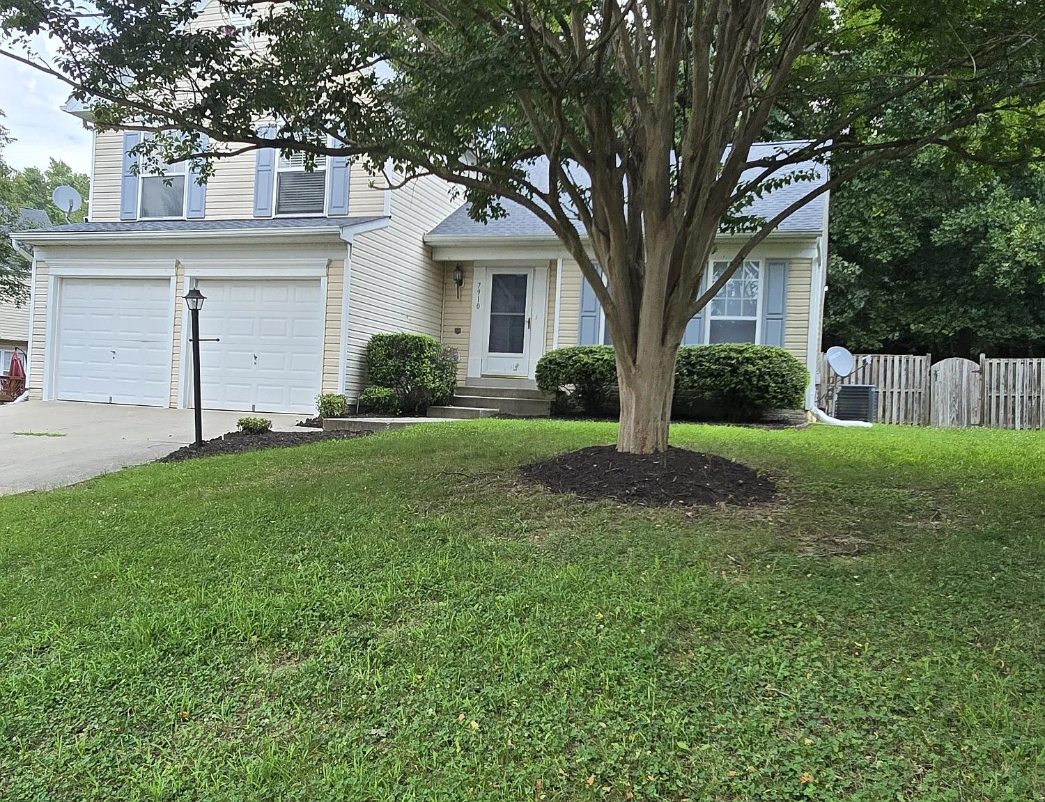 3 bed, 2.5 bath, 1948 sqft, $2,845 — Photo 2