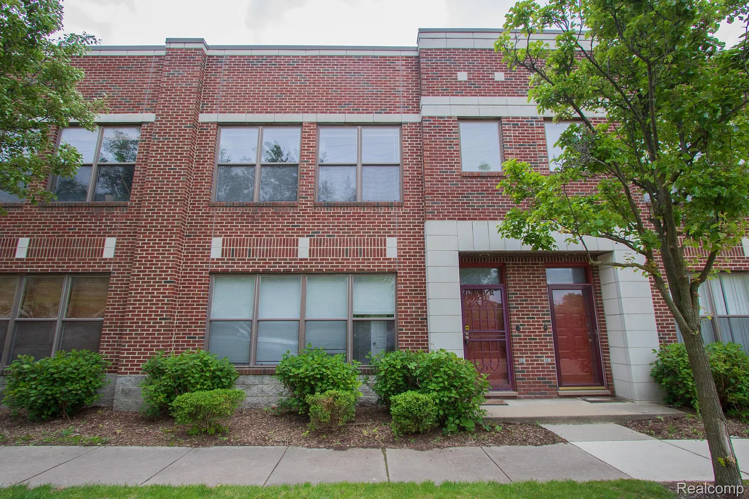 68 W Bethune St photo 1