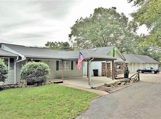 587 Mercer Rd, Beaver Falls, PA 15010