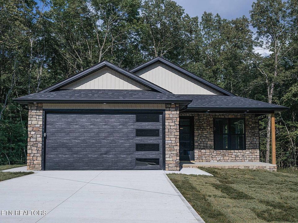 1st image of 131 Rowewood Ln