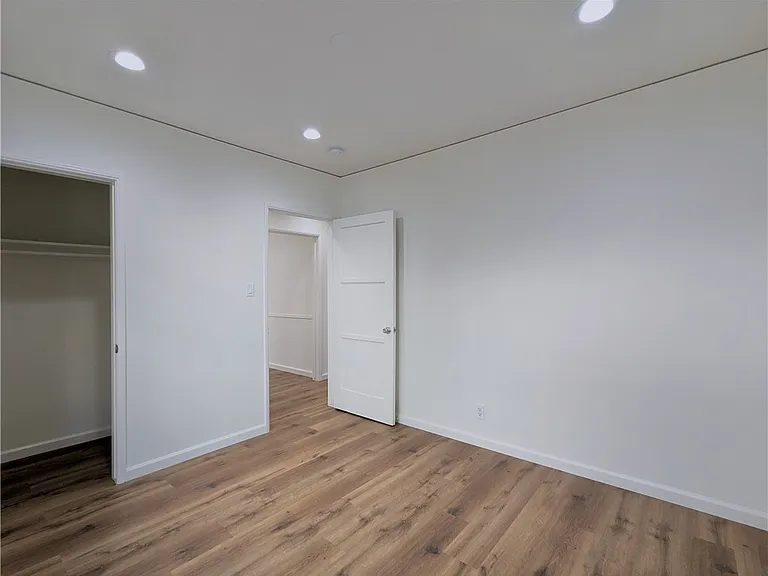 10931 Whipple St — Photo 13
