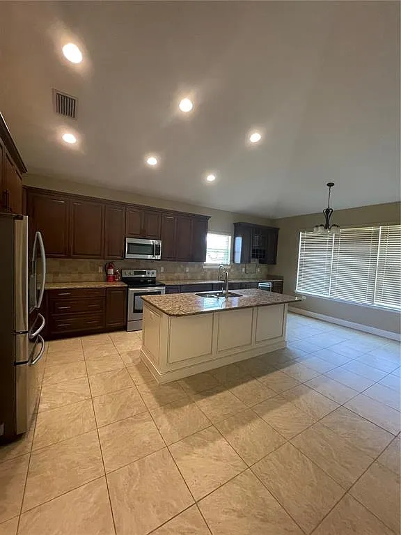 3 bed, 2.5 bath, 2228 sqft, $2,750 — Photo 4