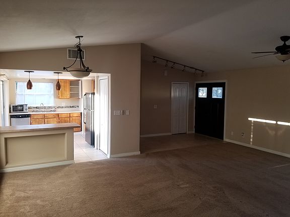 3rd image of 51 Farragut Dr