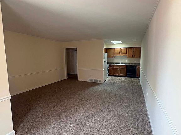 4th image of 1716 Patrick Way #B