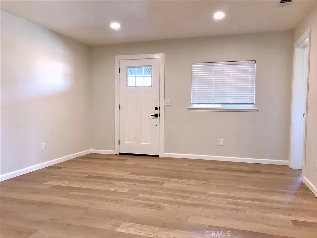 3 bed, 1150 sqft, $2,300 — Photo 4