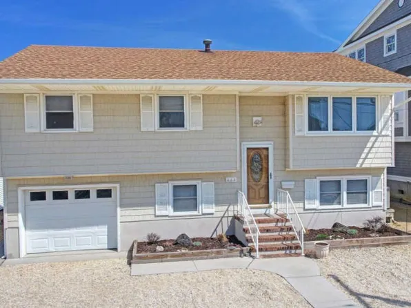 225 Bryn Mawr Ave, Lavallette, NJ 08735