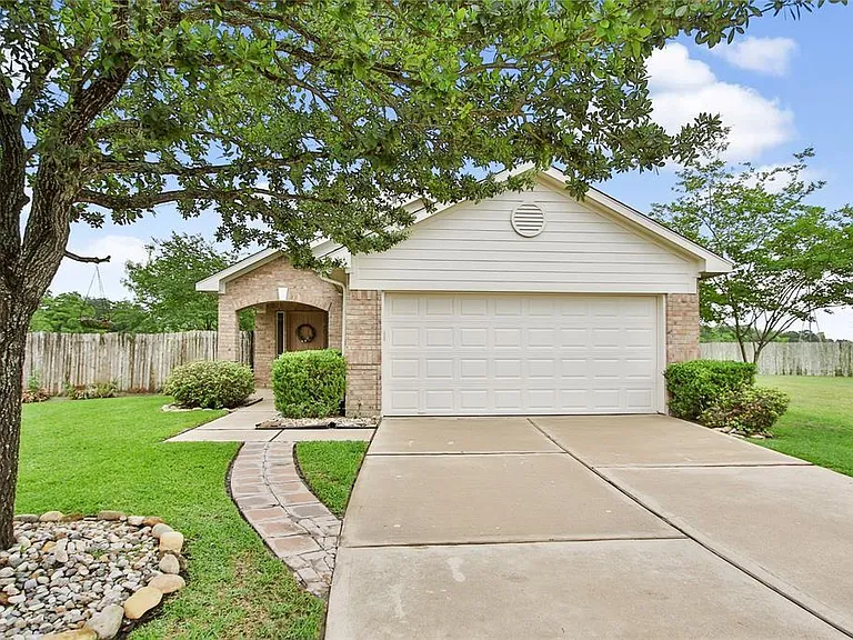 7202 Kransburg Ranch Dr — Photo 1