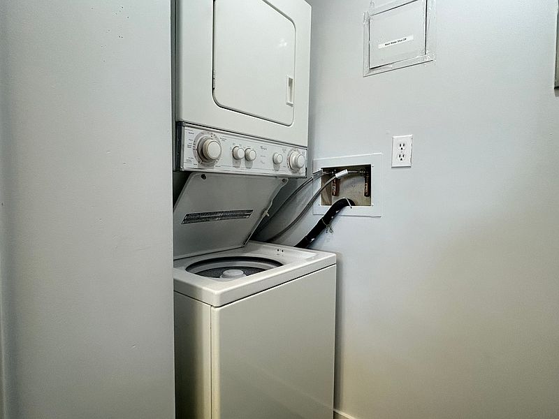 Coquitlam Apartment for rent - 1 Bedroom — photo 9