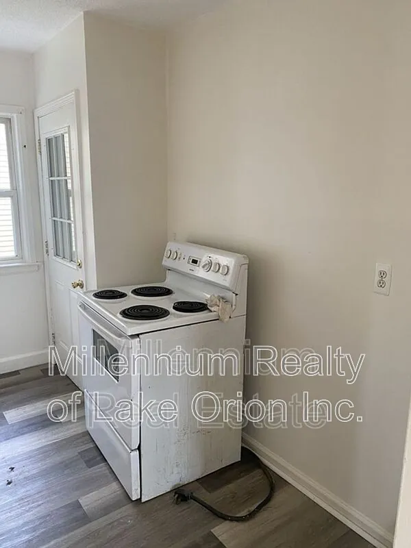 2 bed, 1.0 bath, 900 sqft, $895 — Photo 4