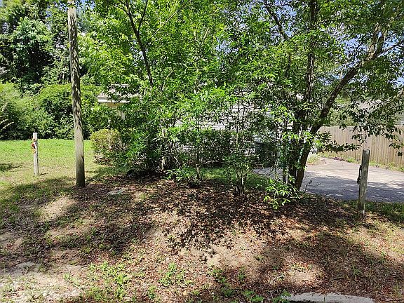 4th image of 15 Catawba Trl