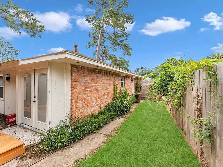 6211 Coachgate Dr — Photo 5